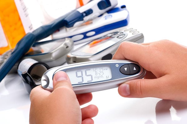 Как выбрать глюкометр при сахарном диабете 2 типа: какой купить для пожилого человека