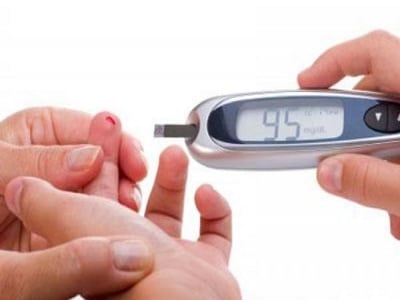 От чего зависит уровень сахара в крови: норма глюкозы у здорового человека и при диабете